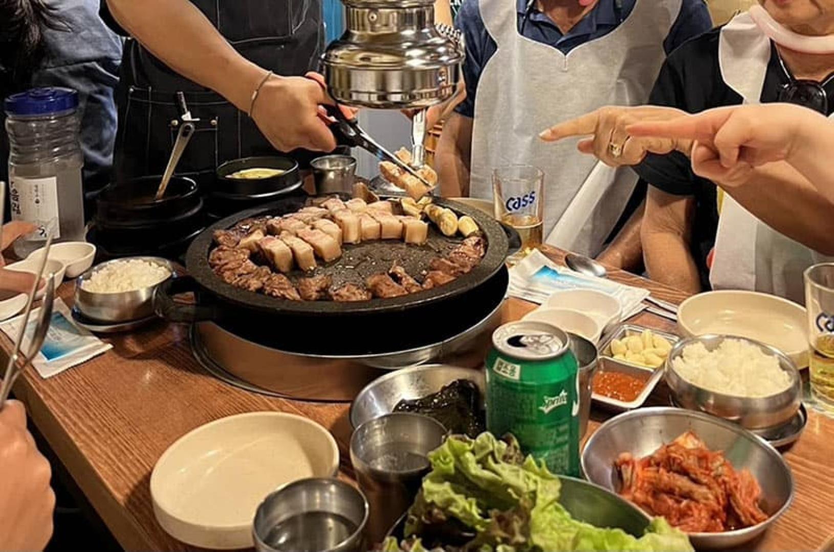 Culinary Tour Guide in Seoul BBQ Dinner - Secret Food Tours